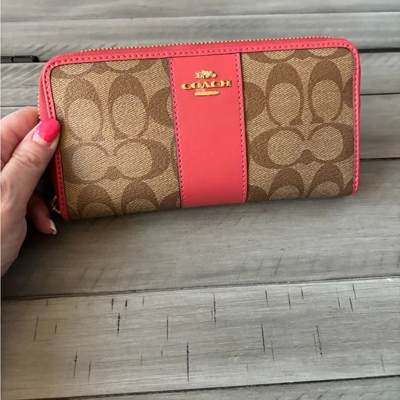 Coach Signature Accordian  Zip Wallet in Khaki and Poppy - Picture 4 of 6